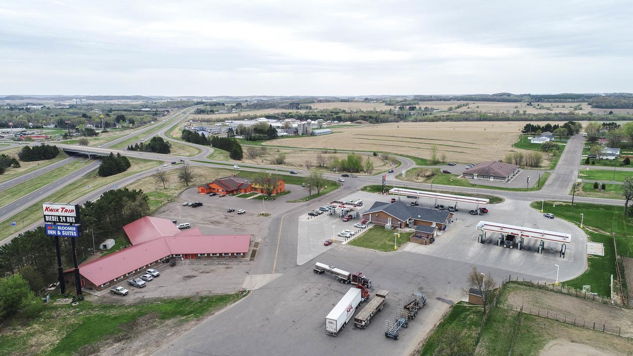 Bloomer Inn & Suites Exterior foto