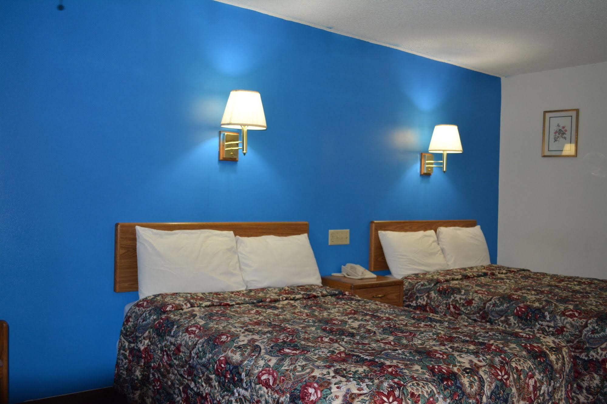 Bloomer Inn & Suites Exterior foto