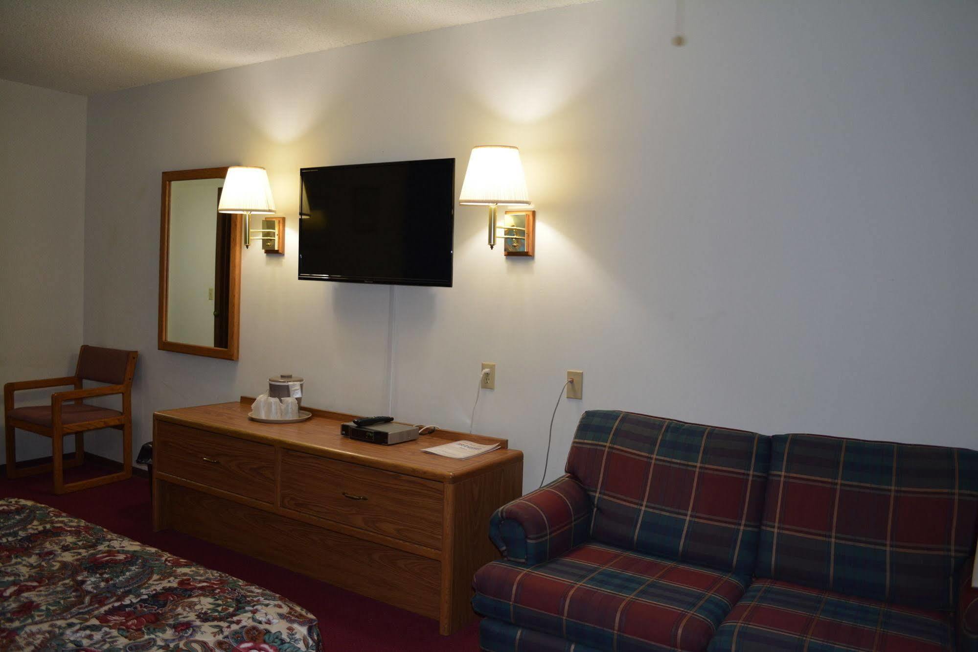 Bloomer Inn & Suites Exterior foto