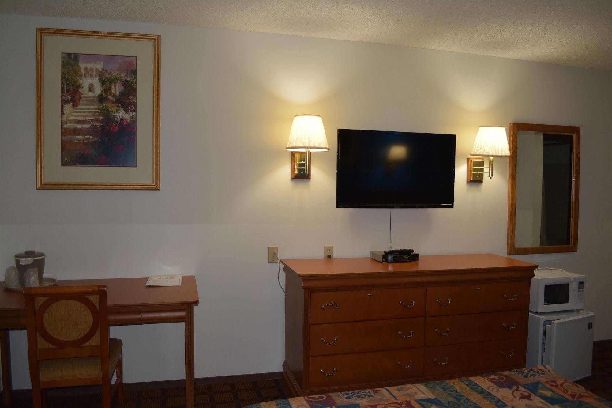 Bloomer Inn & Suites Exterior foto