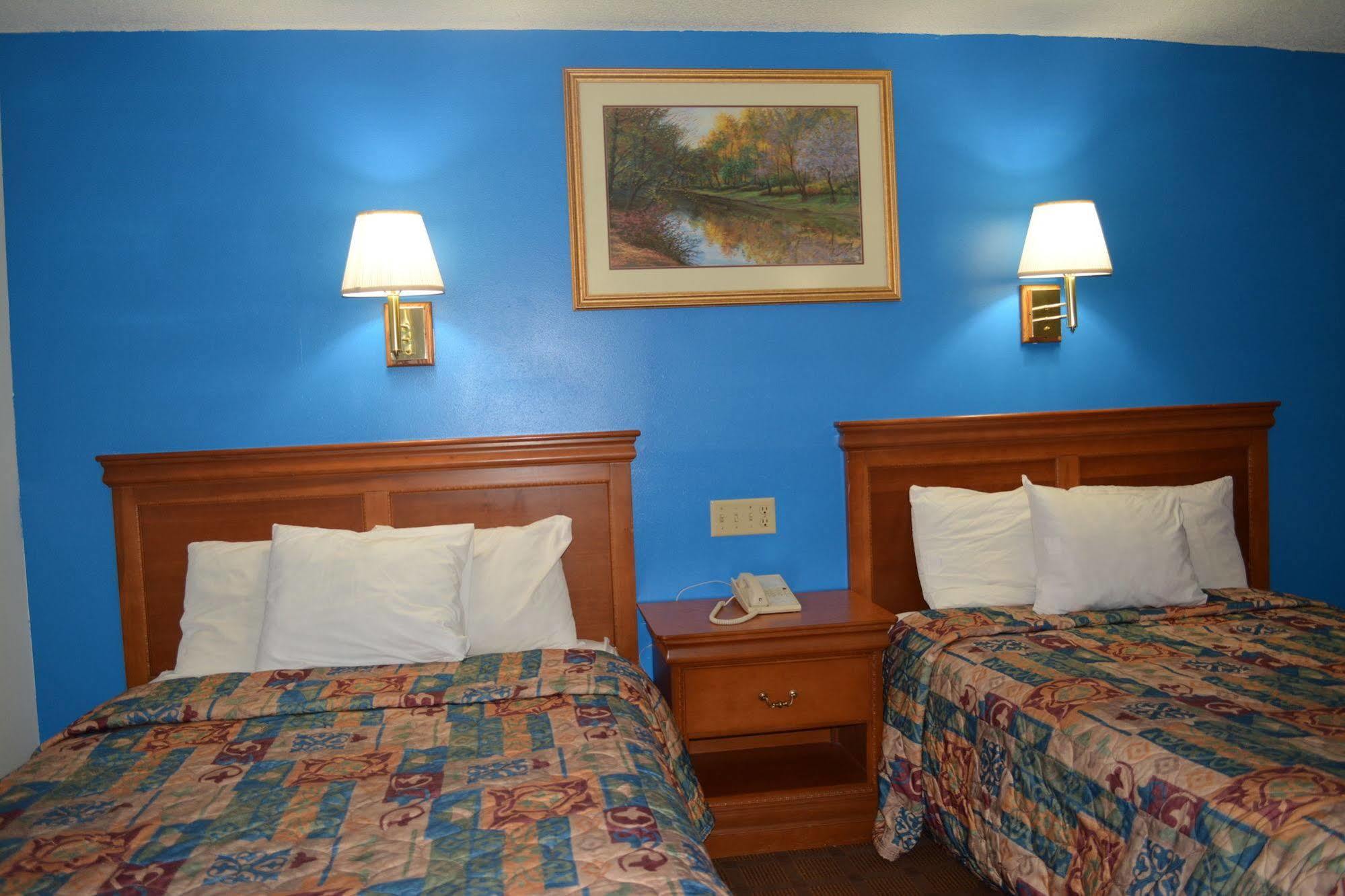 Bloomer Inn & Suites Exterior foto