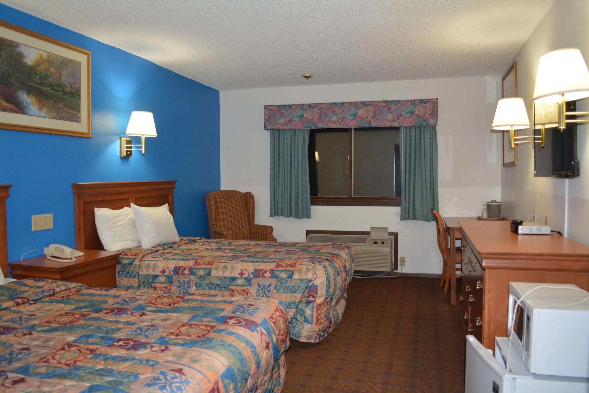 Bloomer Inn & Suites Exterior foto