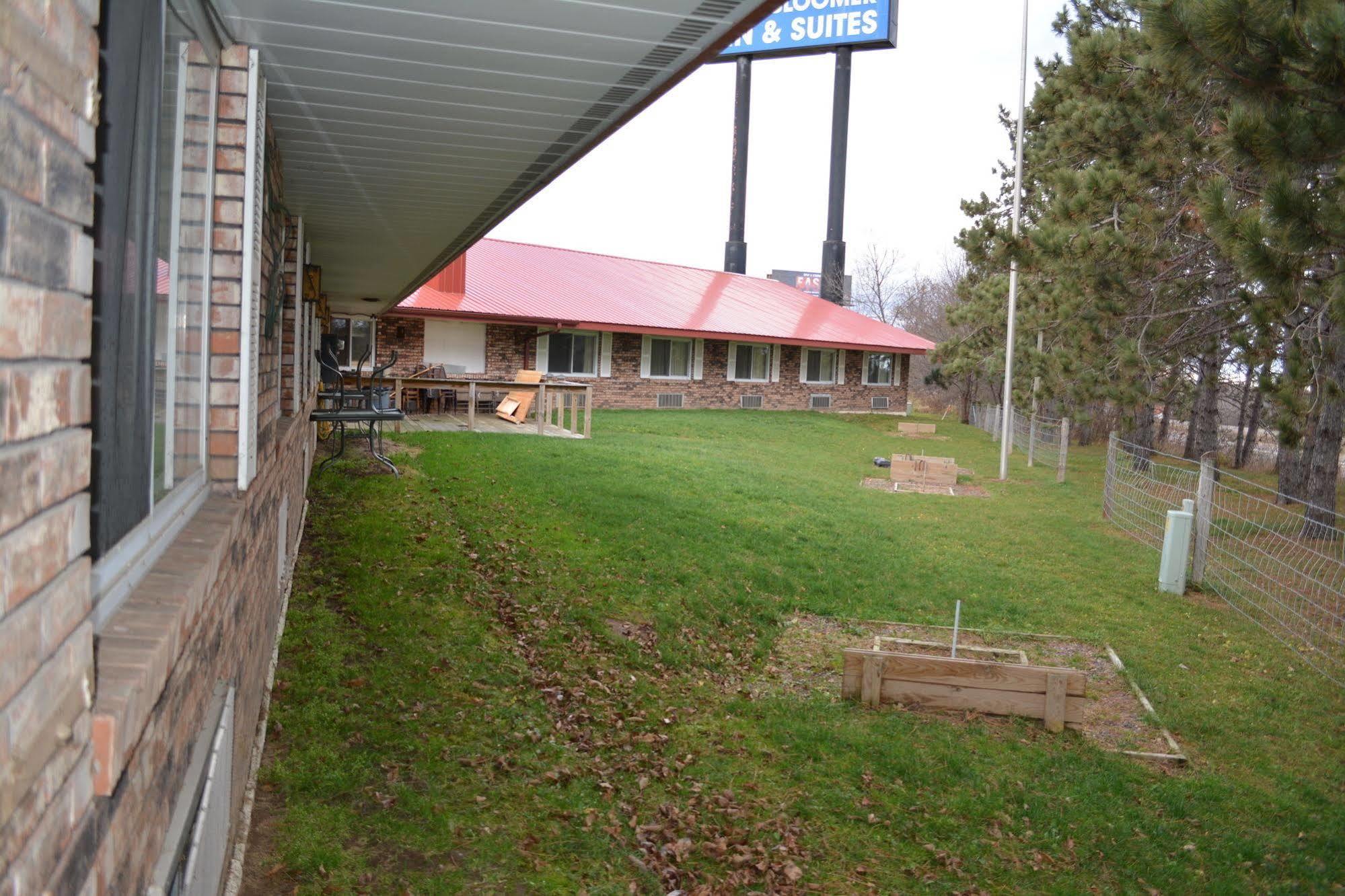 Bloomer Inn & Suites Exterior foto